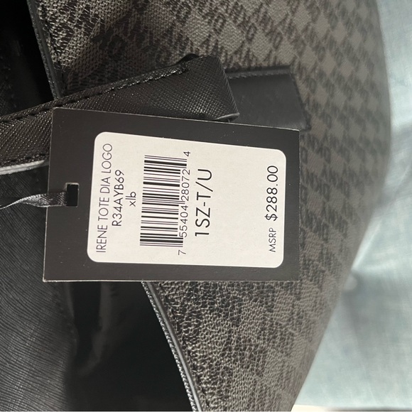 BNWT DKNY TOTE PURSE WITH WROST CLUTCH INSIDE - Picture 3 of 6